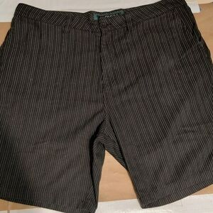 O'Neill Shorts Mens 40 Black Striped